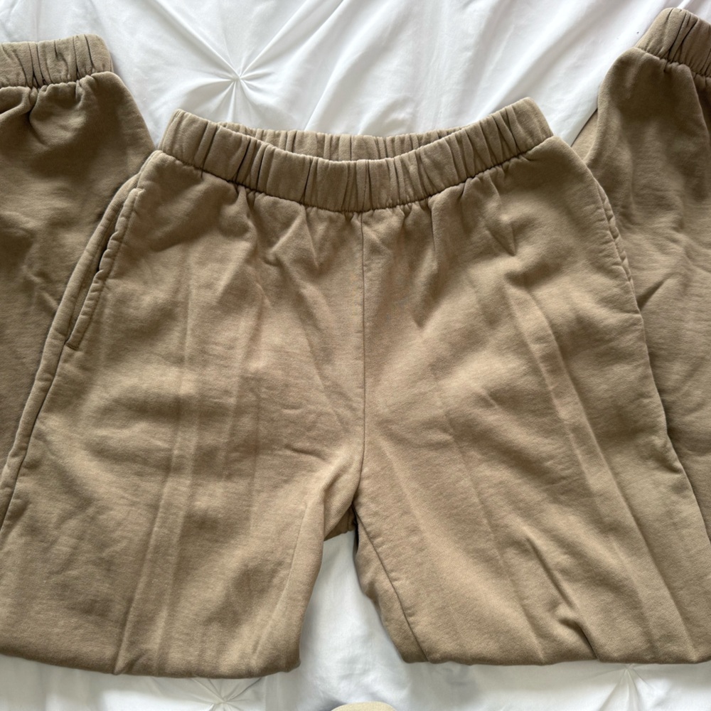 Brandy Melville Tan Cuffed Sweatpants